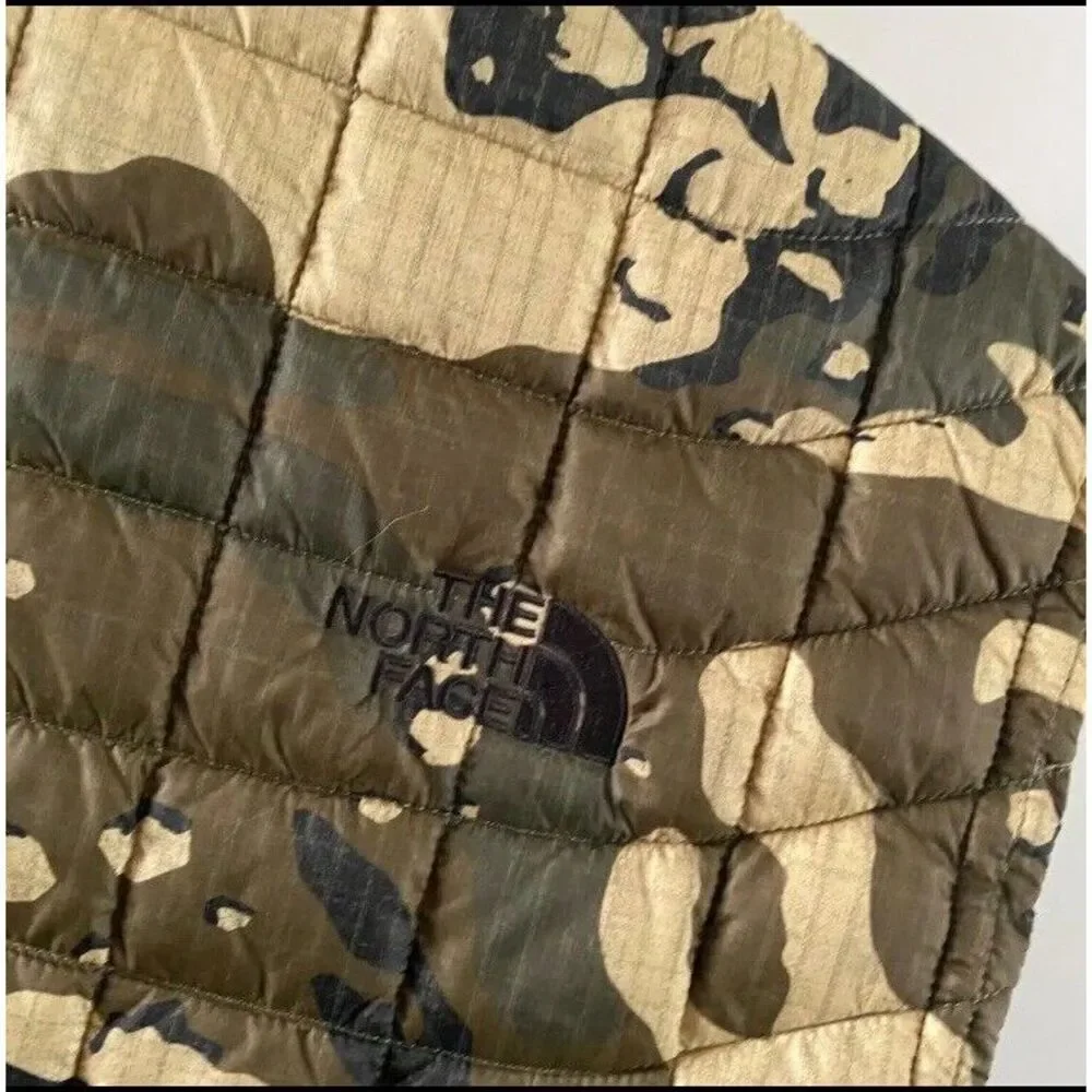 The North Face THERMOBALL‎ VEST Camouflage Mens Small New With Out Tag
